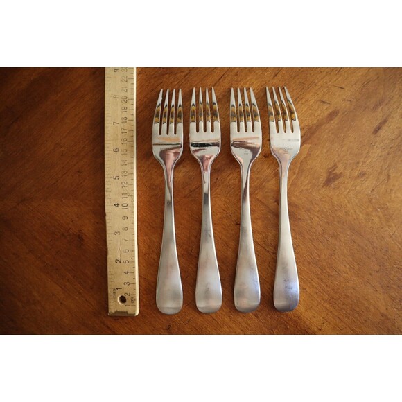 Lot 4x Mikasa Bravo Stainless Satin / Glossy Tines Vietnam Dinner Forks 8.3" - Picture 2 of 11
